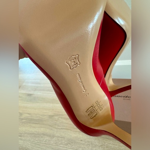Gianvito Rossi Red
105mm Gianvito leather pumps ,Size 9 (39),105MM - Picture 8 of 8